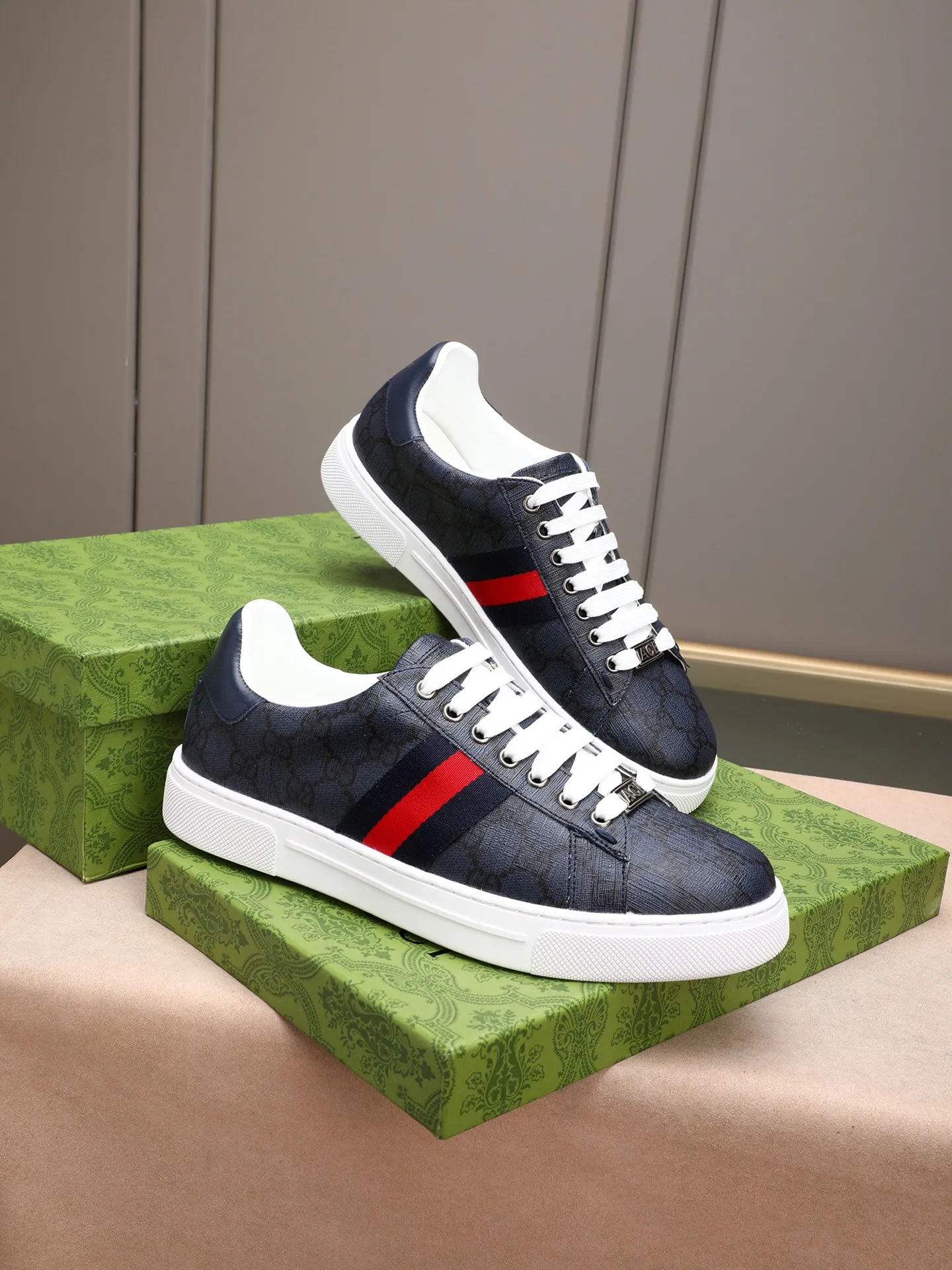 Men's shoes 💰400 [running volume version] GUGGI white shoe series! The fabric is made of imported cowhide➕Gucci special material➕sheep lining➕original rubber outsole, men's size 38-44 (45 can be customized)